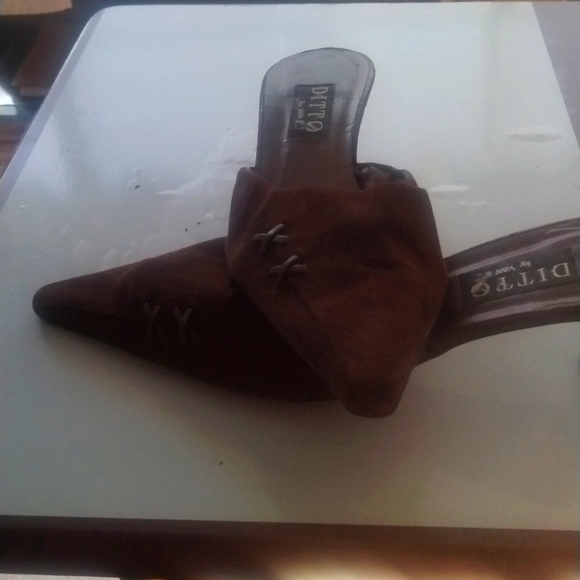 Suede shoes - Picture 2 of 3